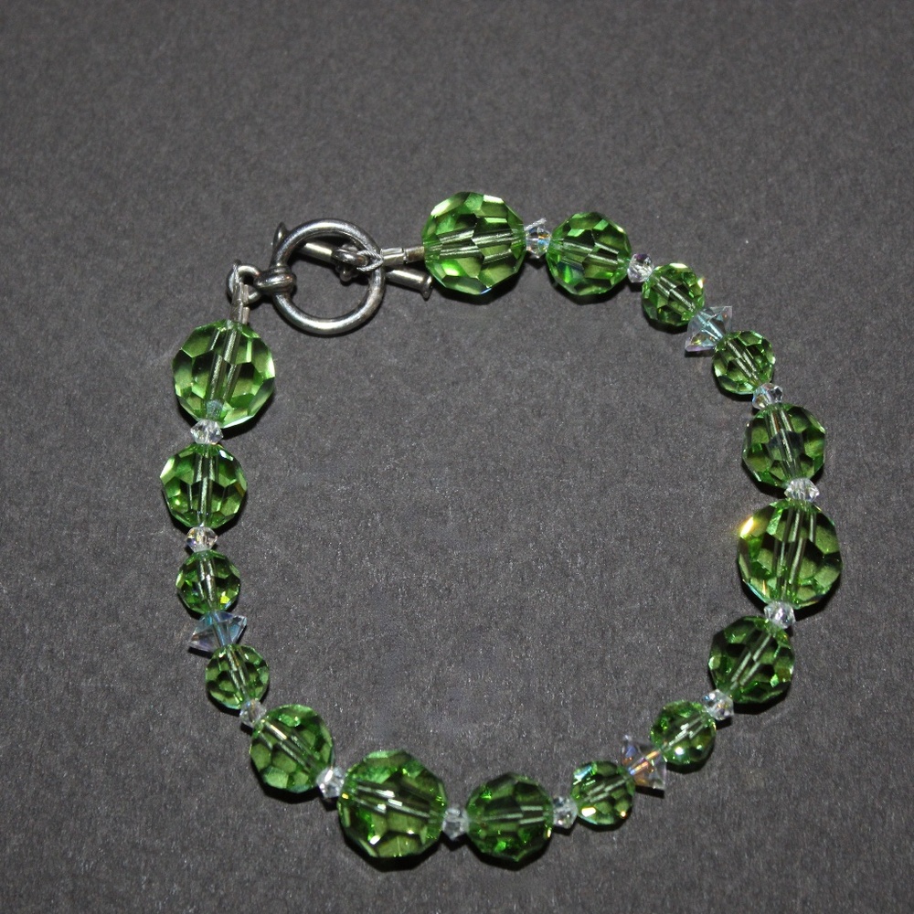Green Cut Glass Handbeaded Bracelet